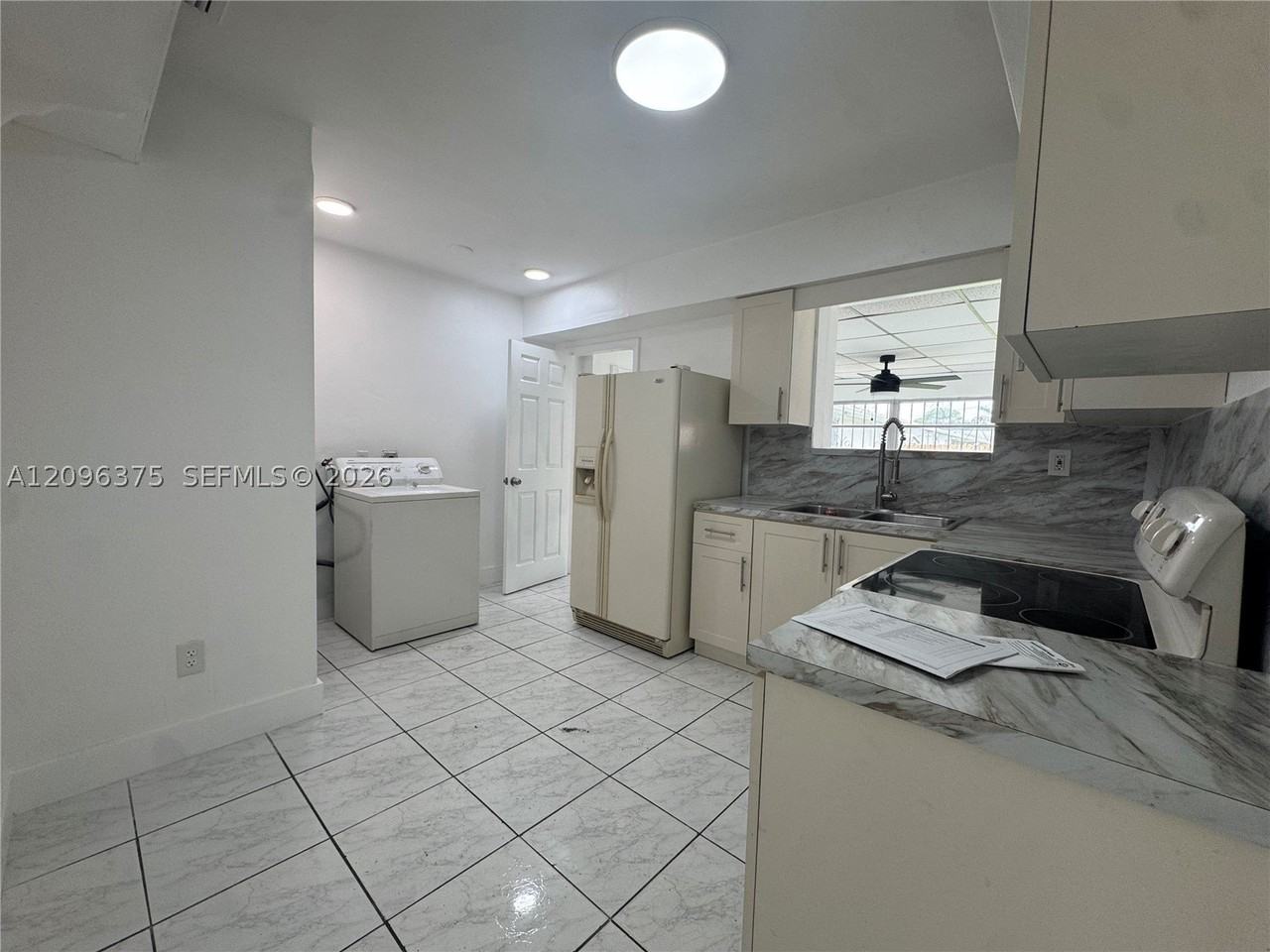 1320 W 37th St - Photo 5 of 9