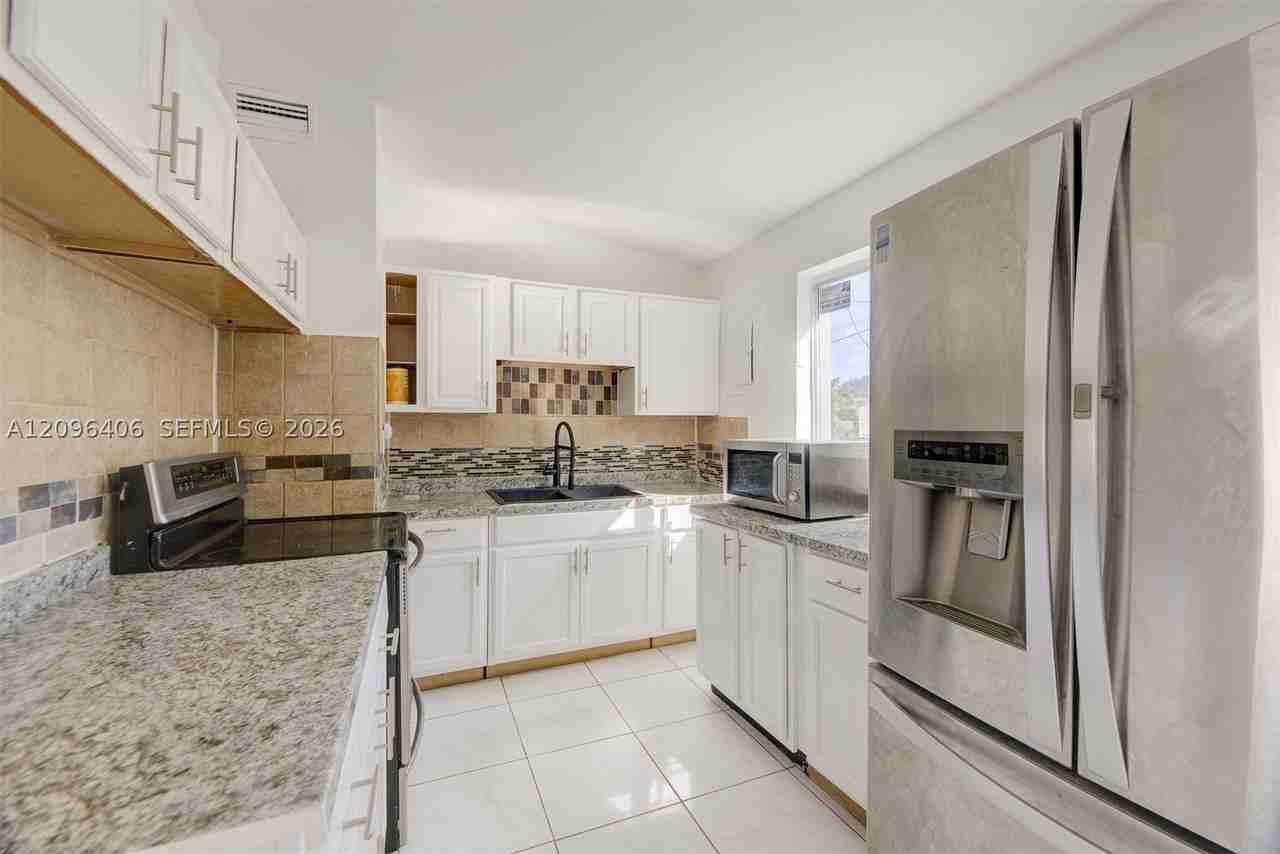 3510 Sw 39th St - Photo 7 of 32