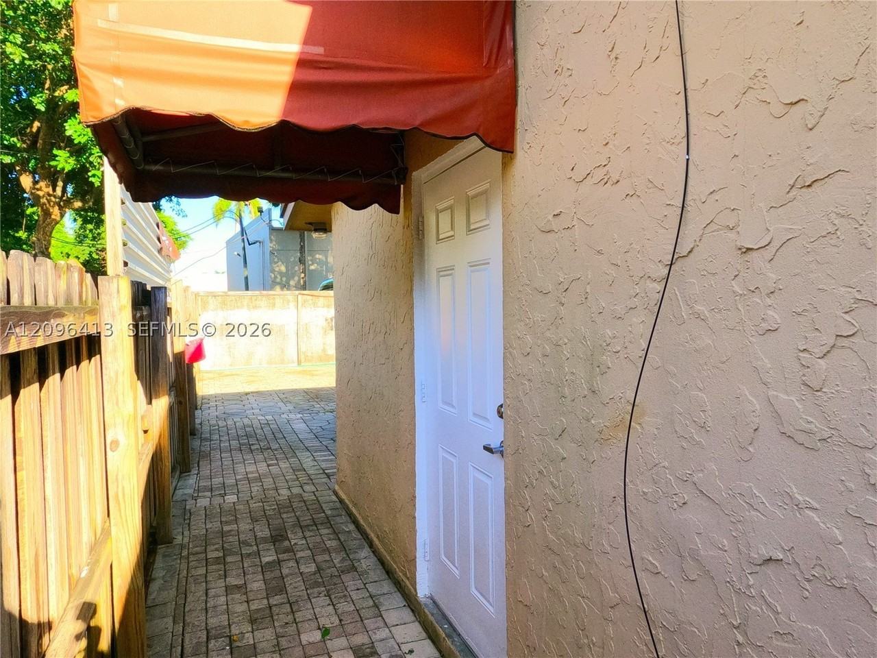 1188 Zill St - Photo 2 of 11