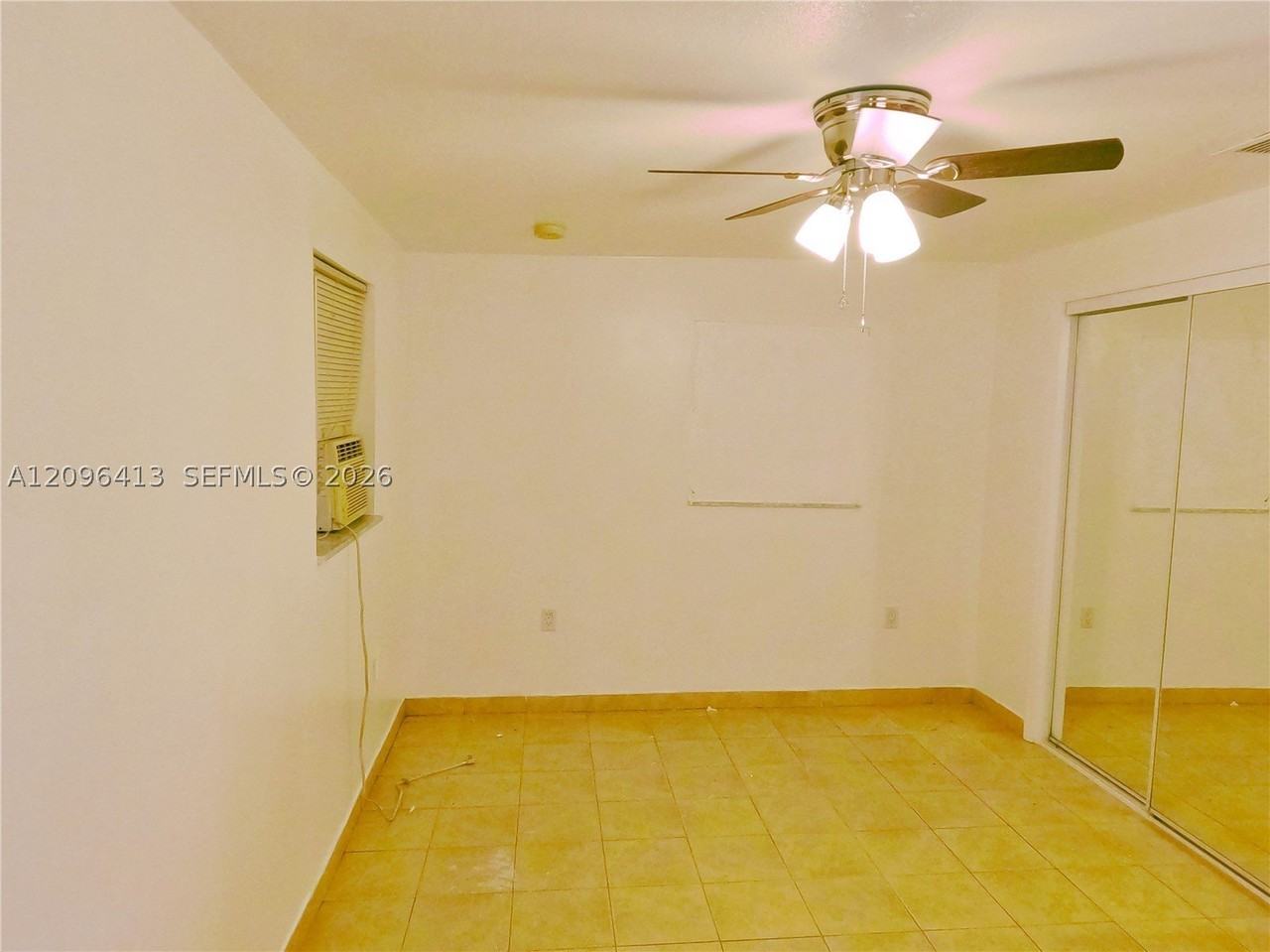 1188 Zill St - Photo 4 of 11
