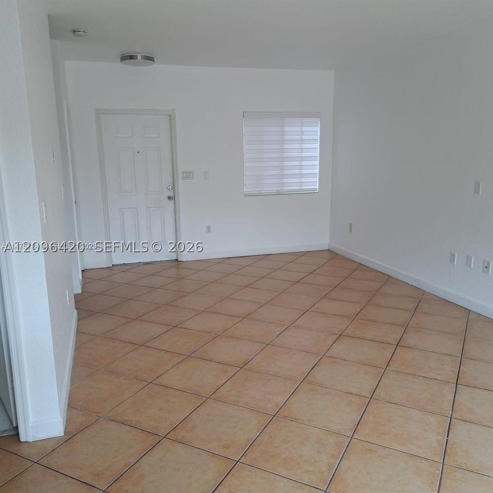 953 Sw 147th Ct #953 - Photo 3 of 15
