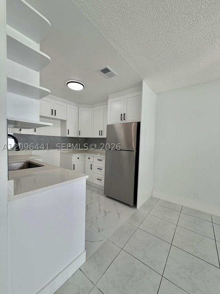 797 Crystal Lake Dr #797 - Photo 5 of 23