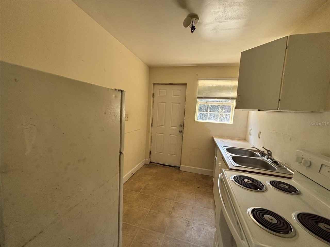 455 Pursley St #A10 - Photo 3 of 9