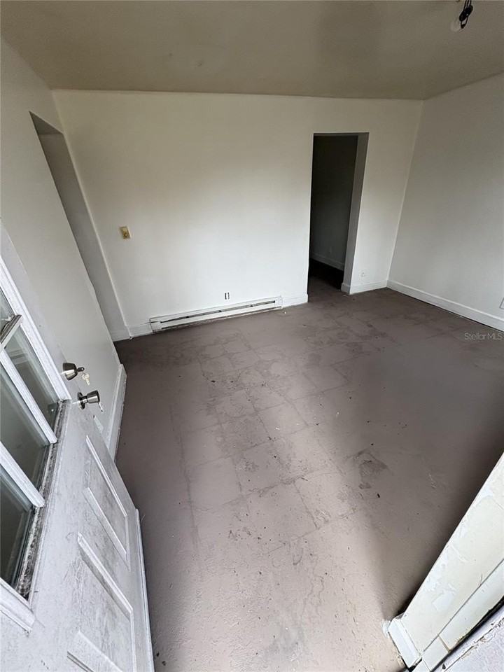 455 Pursley St #A14 - Photo 3 of 6