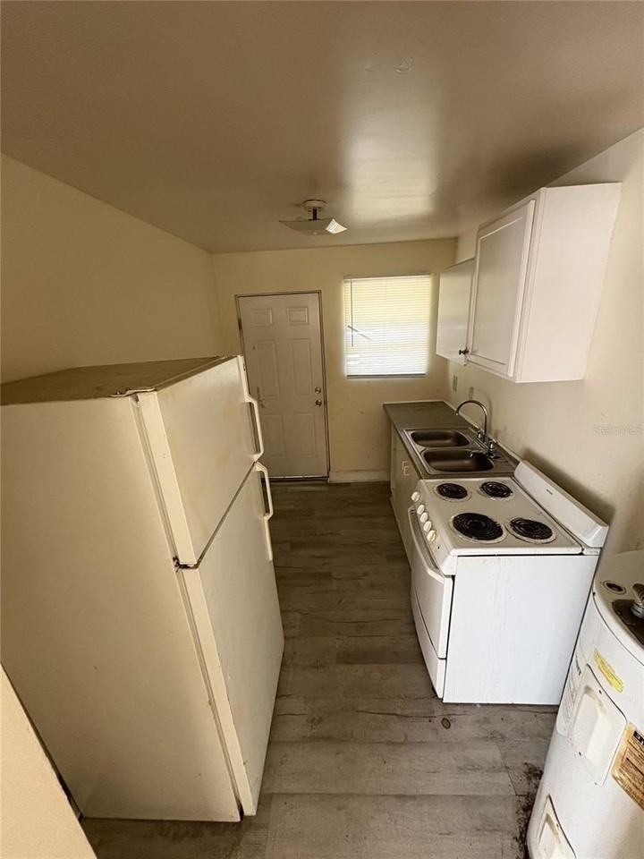 455 Pursley St #B16 - Photo 3 of 8