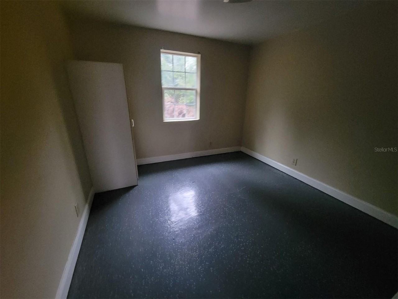 455 Pursley St #B18 - Photo 4 of 8