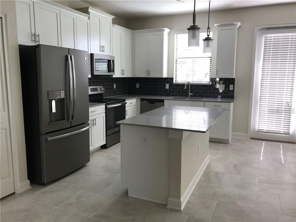 11403 Whistling Pine Way - Photo 3 of 25