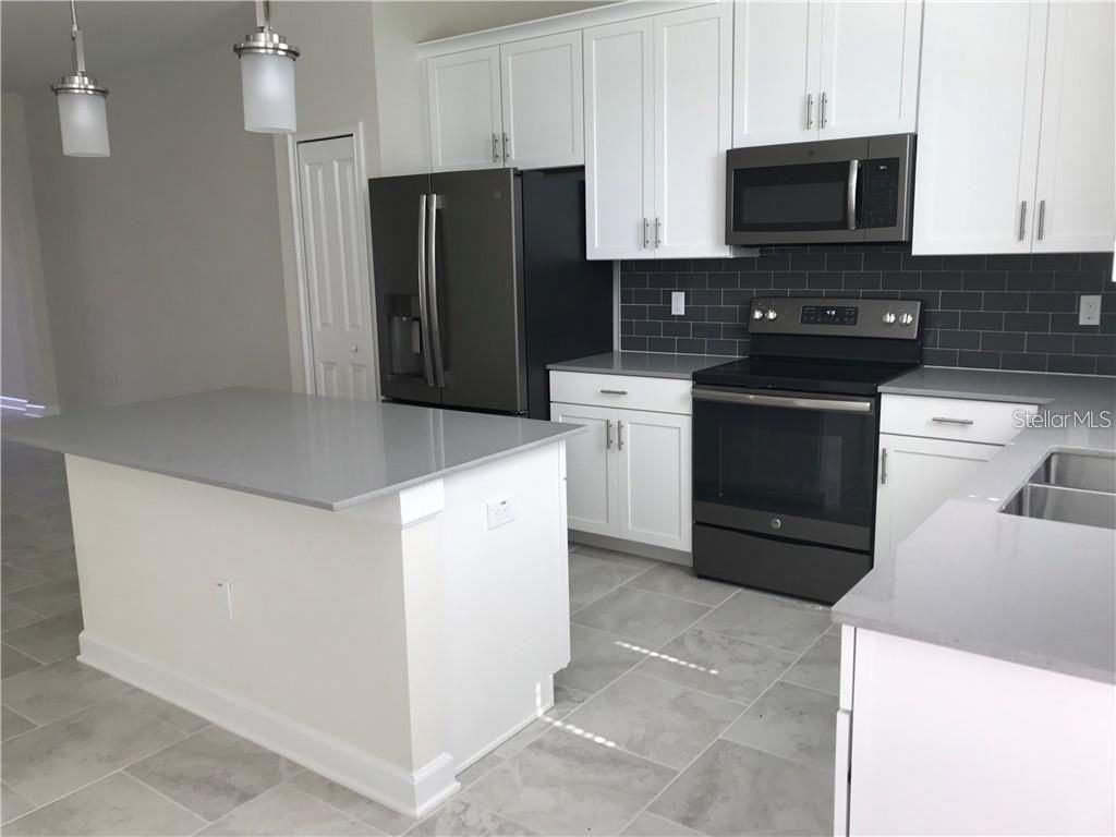 11403 Whistling Pine Way - Photo 5 of 25
