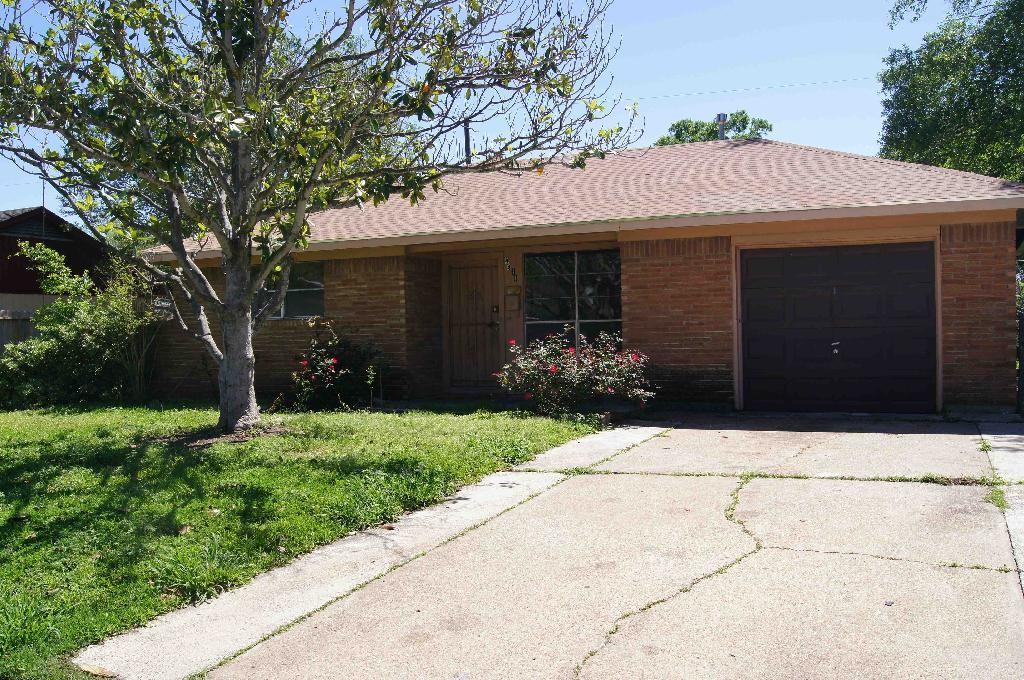 4411 Trail Lake Dr, Houston, TX 77045 3 Bedroom Apartment for Rent