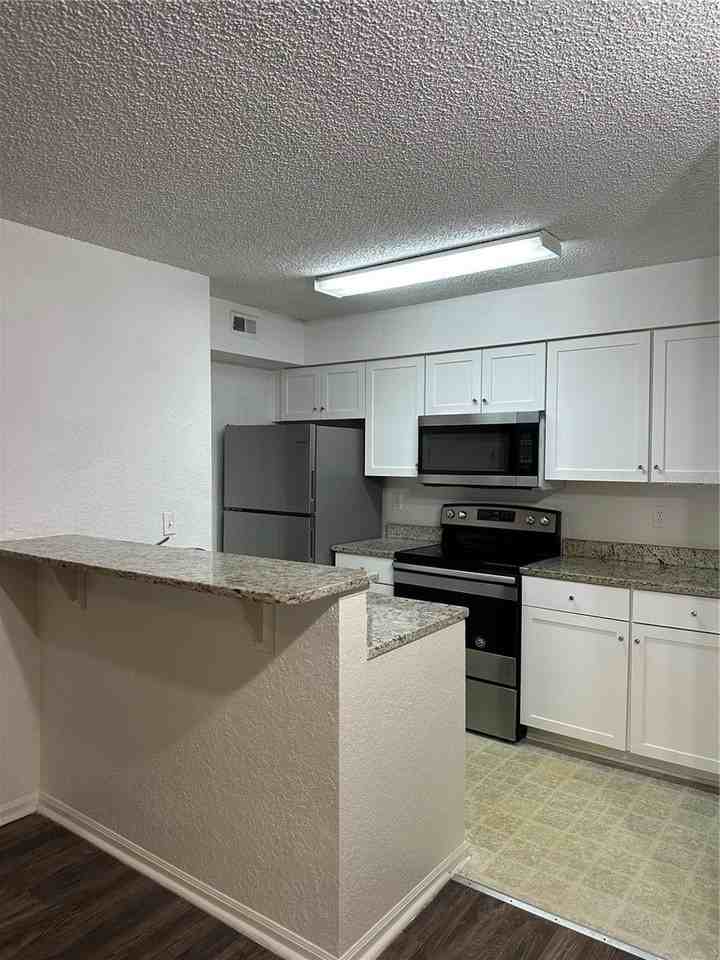 2214 Metropolitan Way #1022 - Photo 4 of 14