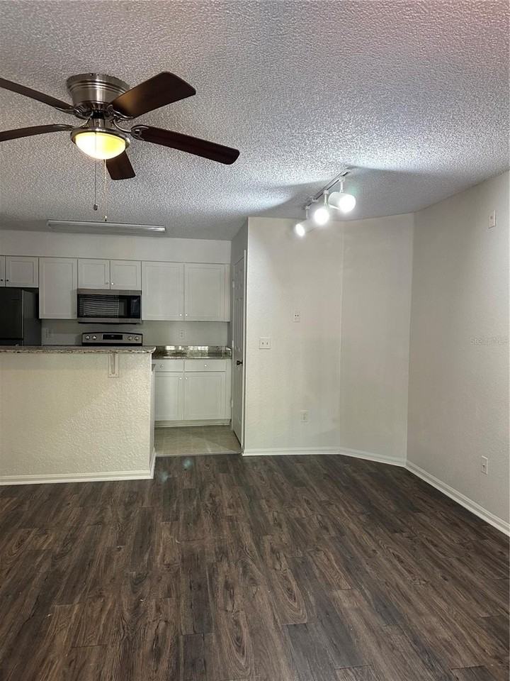2214 Metropolitan Way #1022 - Photo 6 of 14