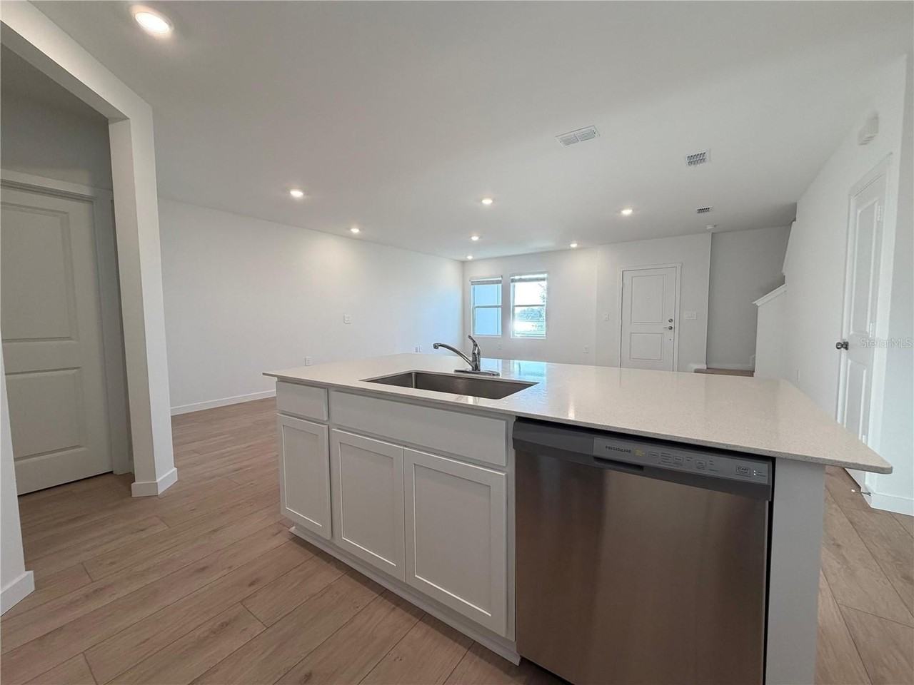 4459 Elliotts Astor Blvd - Photo 5 of 26