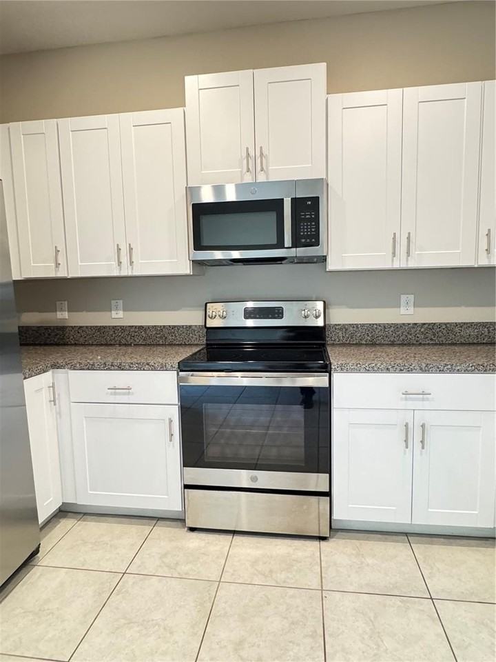 3590 Bellmeade Ct - Photo 3 of 13