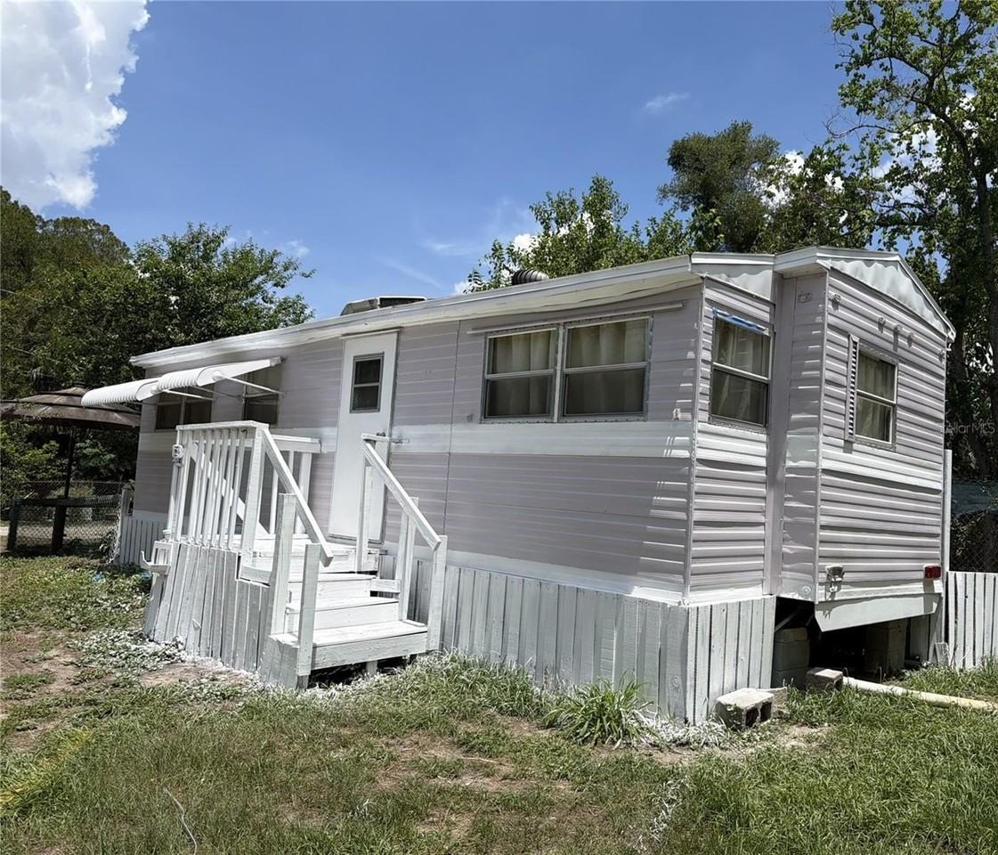 8426 Kricket Ln - Photo 3 of 16