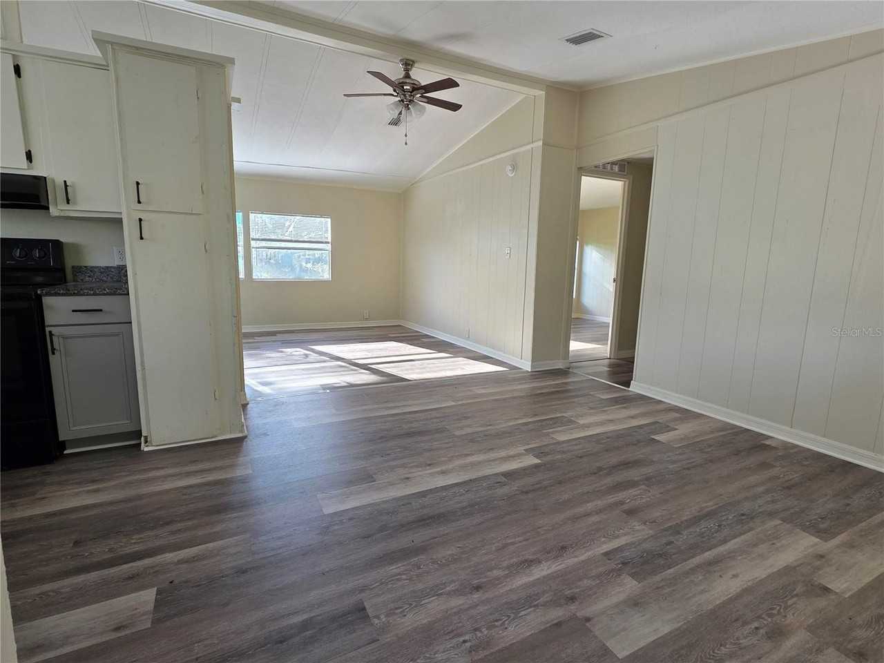 15119 17th St - Photo 2 of 19