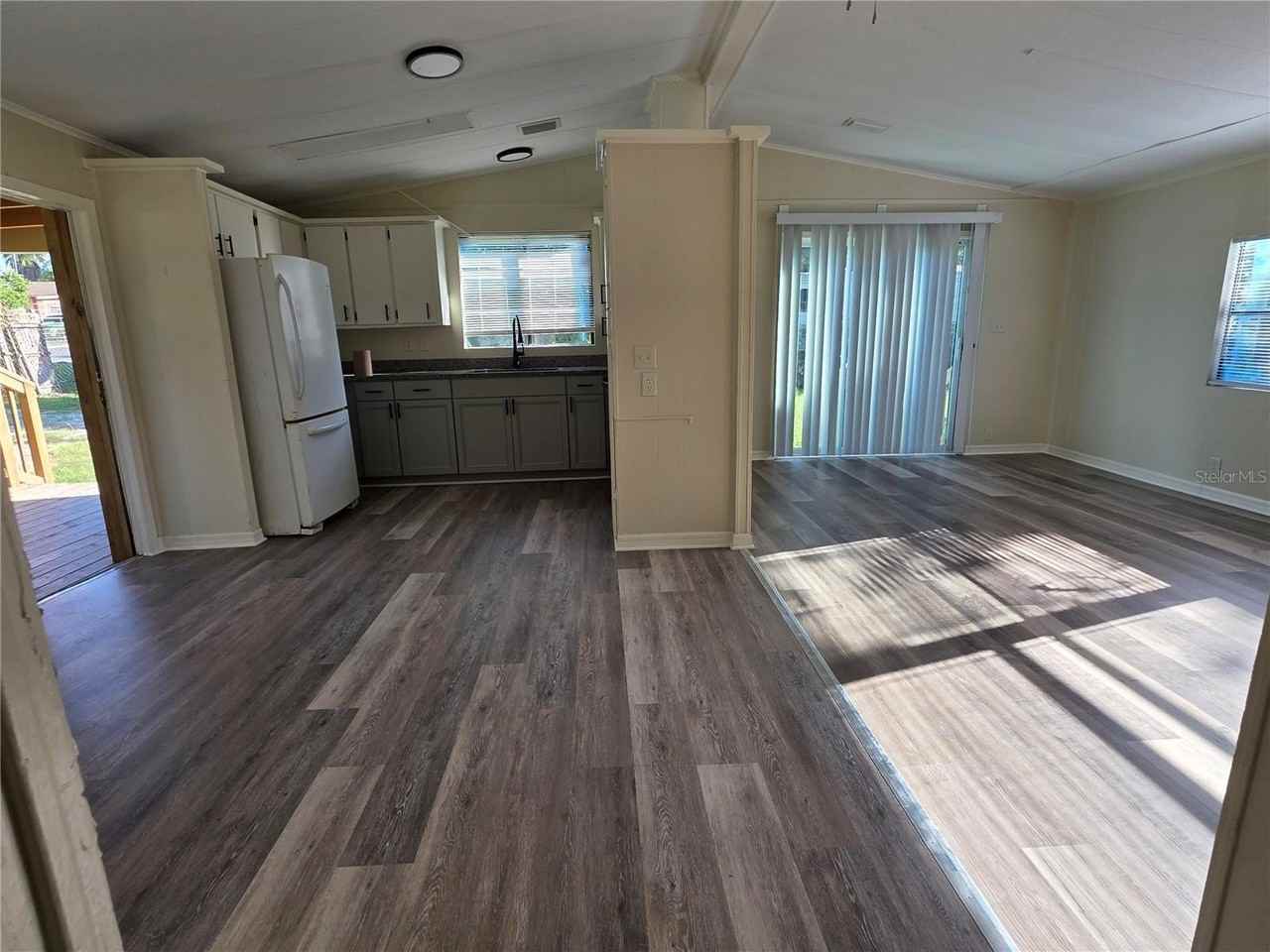 15119 17th St - Photo 3 of 19
