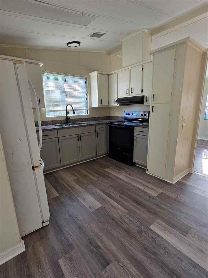 15119 17th St - Photo 4 of 19