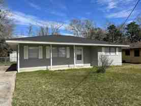211 Woodland Cir - Photo 1 of 1