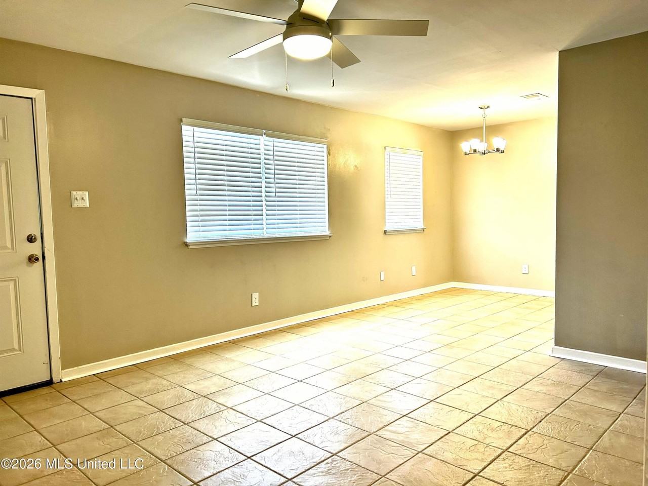 211 Woodland Cir - Photo 3 of 22