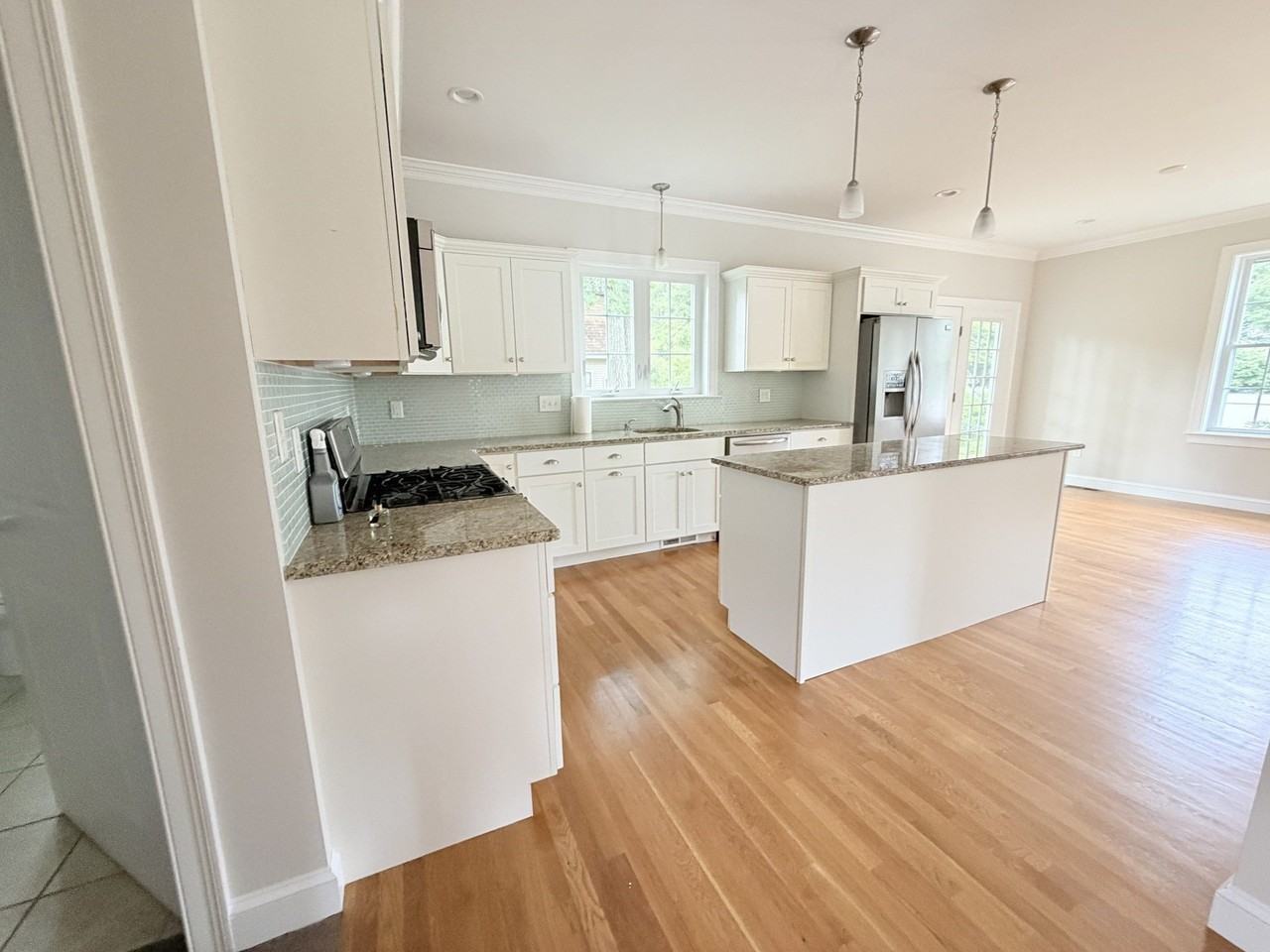 23 Basswood Ave - Photo 2 of 37