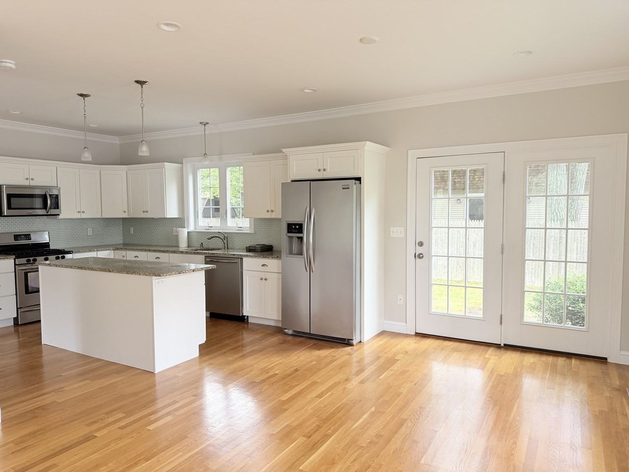 23 Basswood Ave - Photo 6 of 37