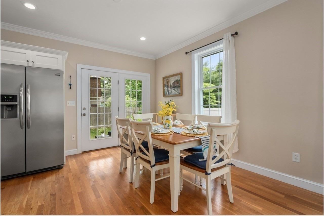 23 Basswood Ave - Photo 7 of 37