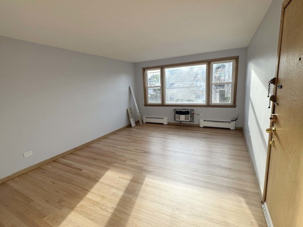 4385 N Oak Park Ave #1B - Photo 2 of 9