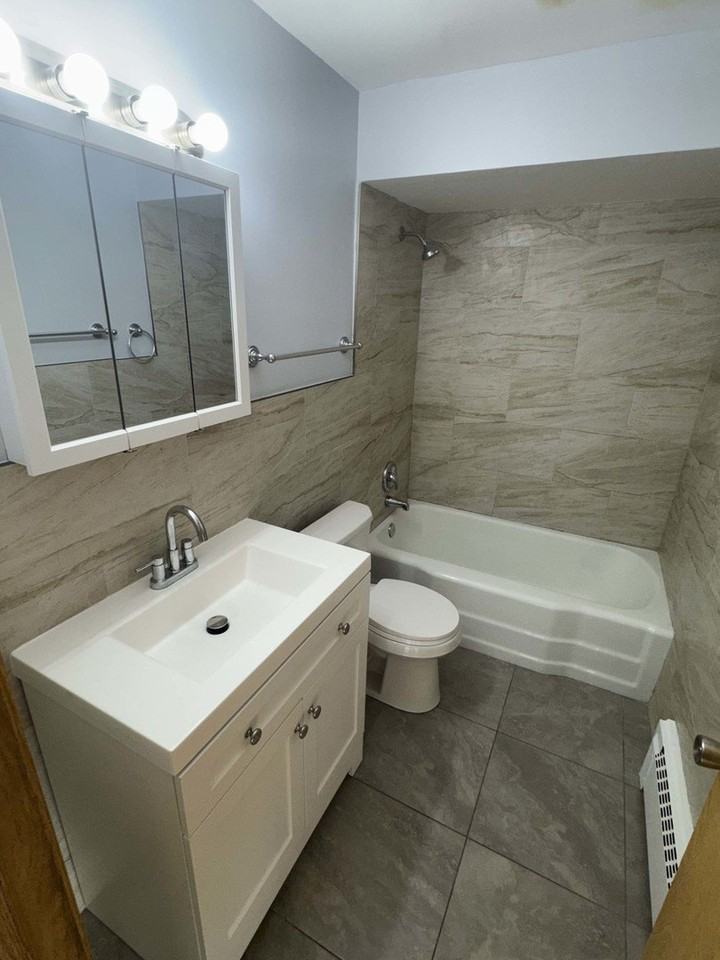 4385 N Oak Park Ave #1B - Photo 4 of 9