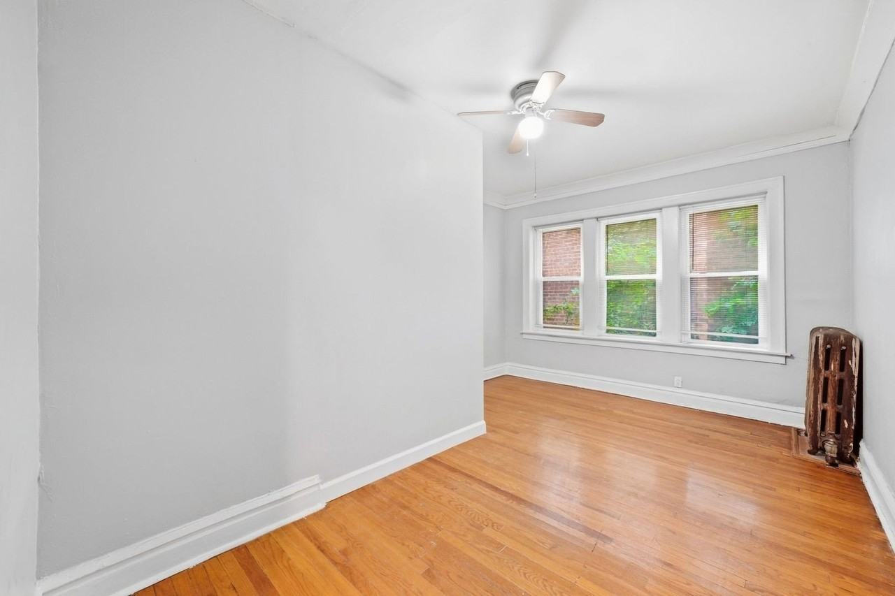 6945 S Calumet Ave #1S - Photo 5 of 17