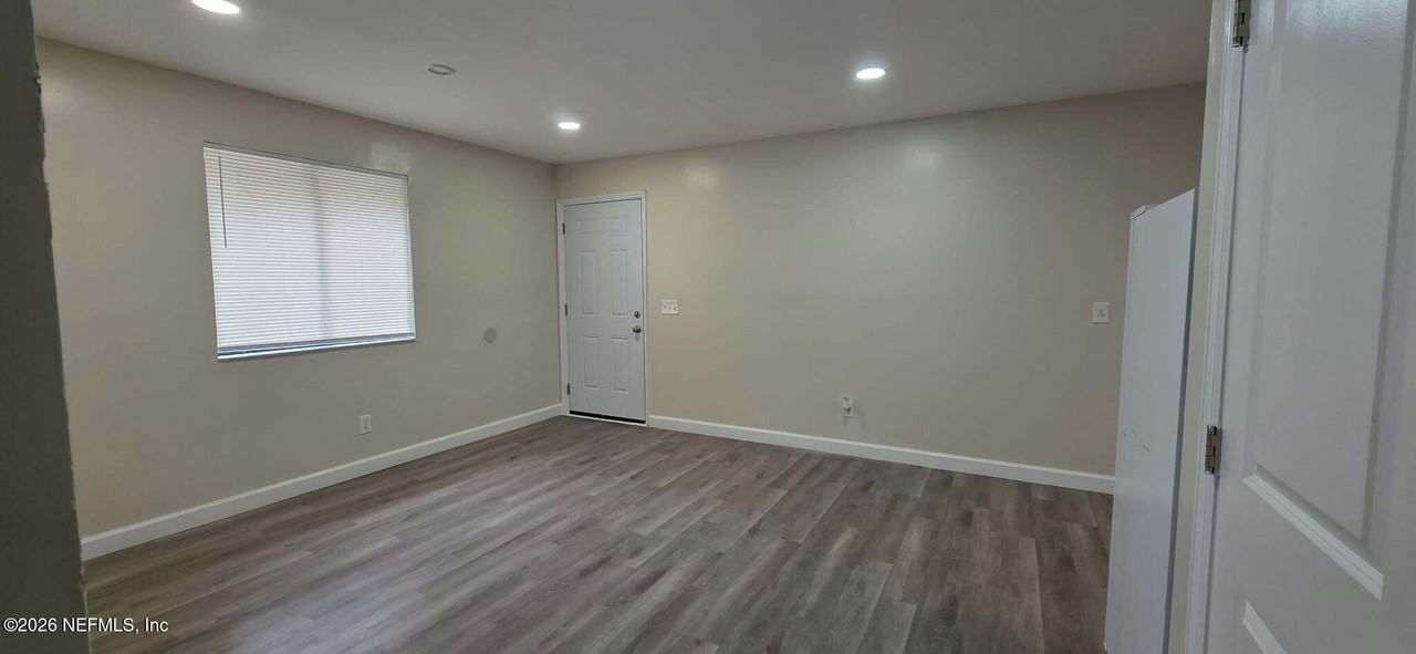 5343 Westchase Ct #4 - Photo 5 of 9