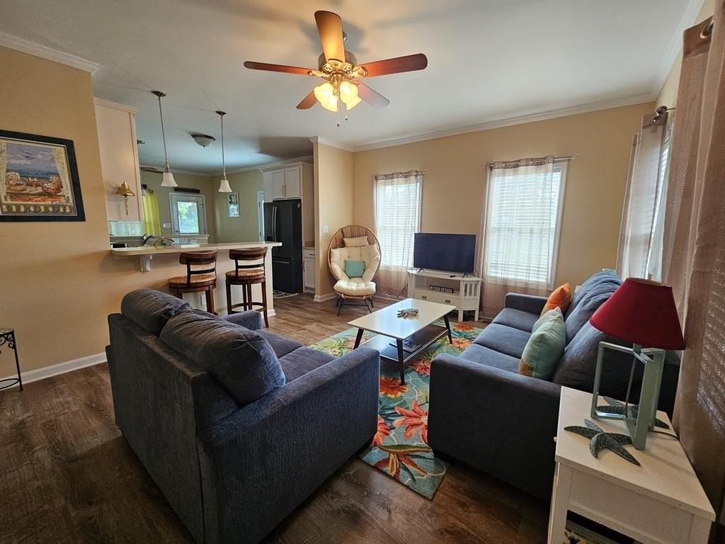 30 Bancroft Ave - Photo 3 of 13