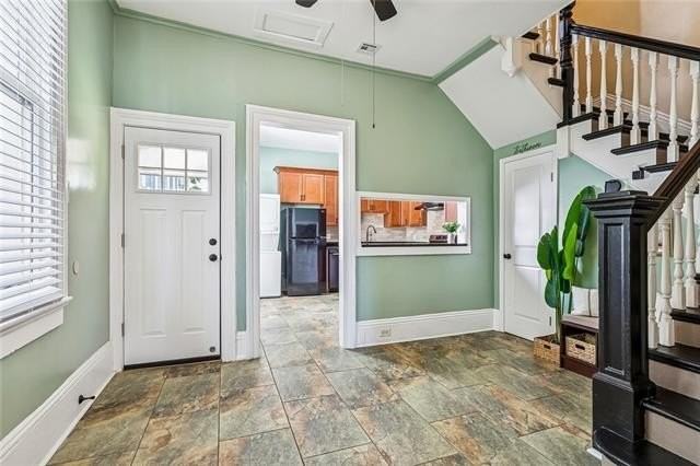 1916 Amelia St - Photo 7 of 15