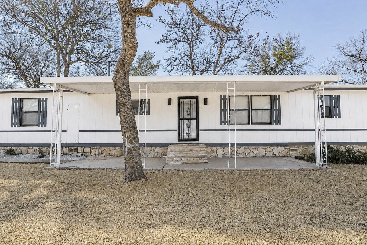 6048 Hidden Cir - Photo 2 of 16