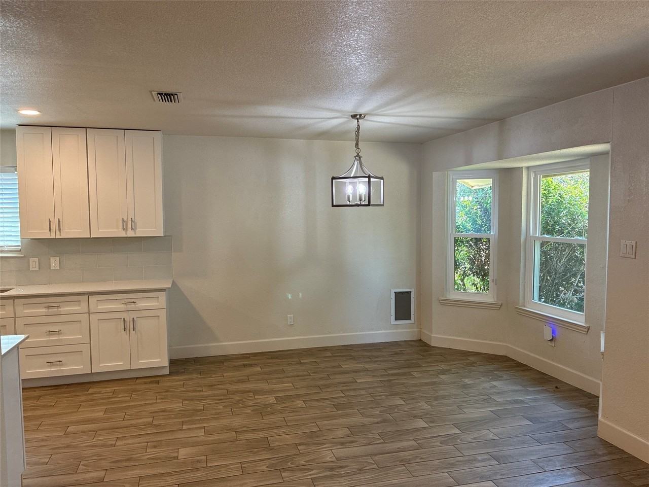 5100 Eagle Nest Dr - Photo 4 of 16