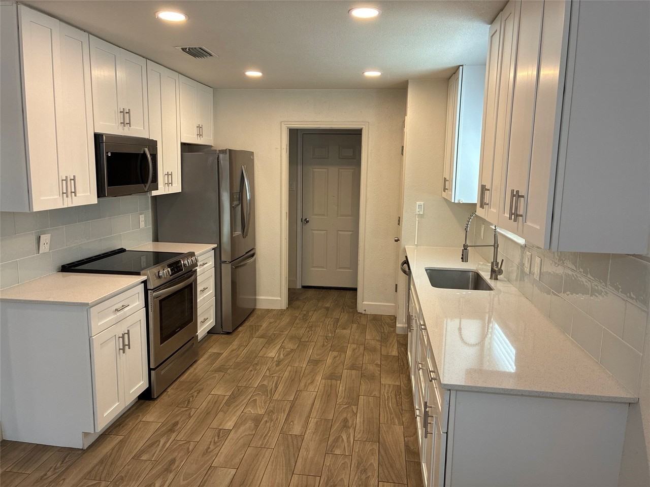 5100 Eagle Nest Dr - Photo 5 of 16