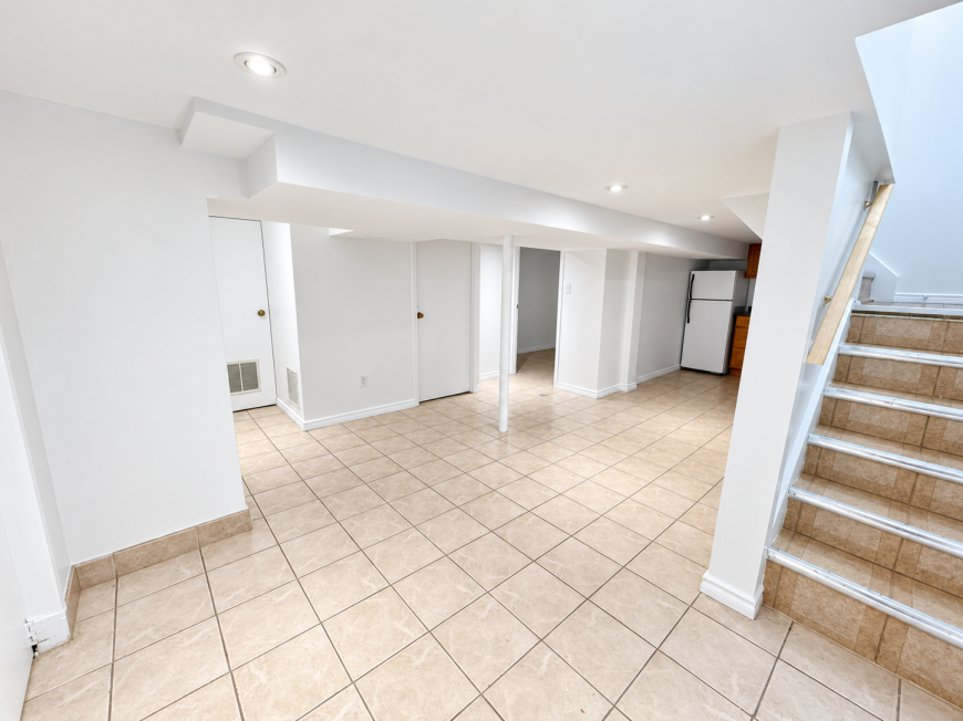 272 Stinson Cres - Photo 6 of 10