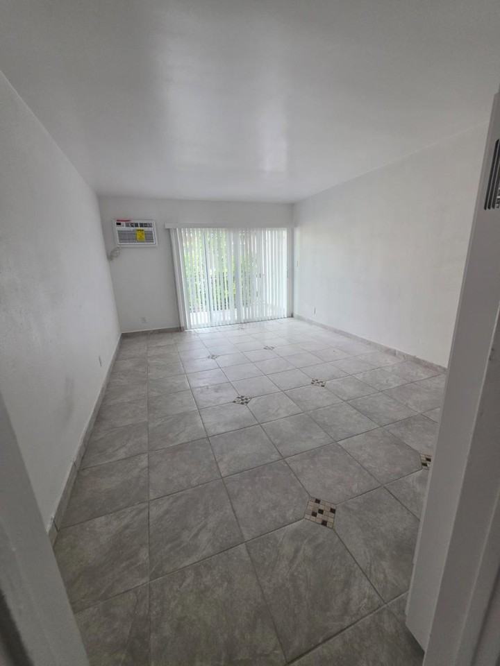 15411 Chase St - Photo 2 of 7