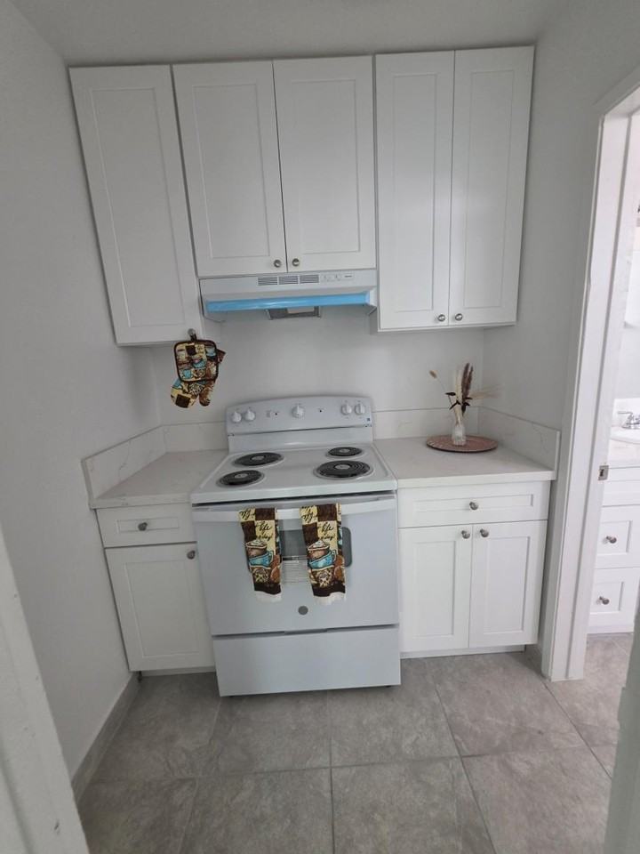 15411 Chase St - Photo 4 of 7