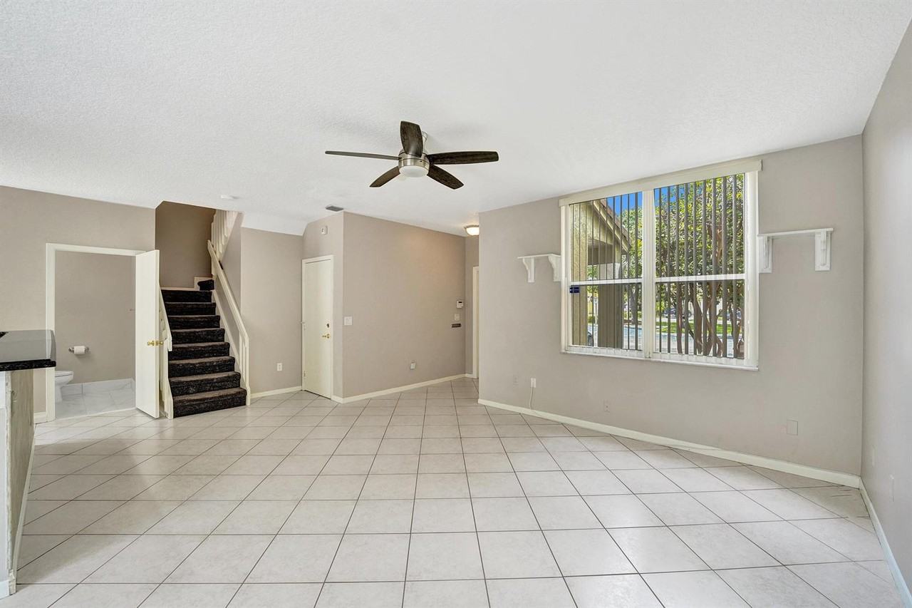 1365 Nw 154th Ln - Photo 2 of 8
