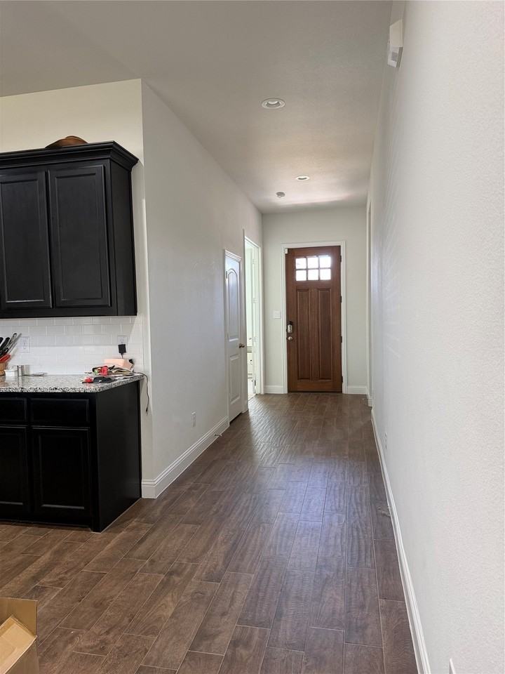5820 Watts Bar Ct - Photo 3 of 27