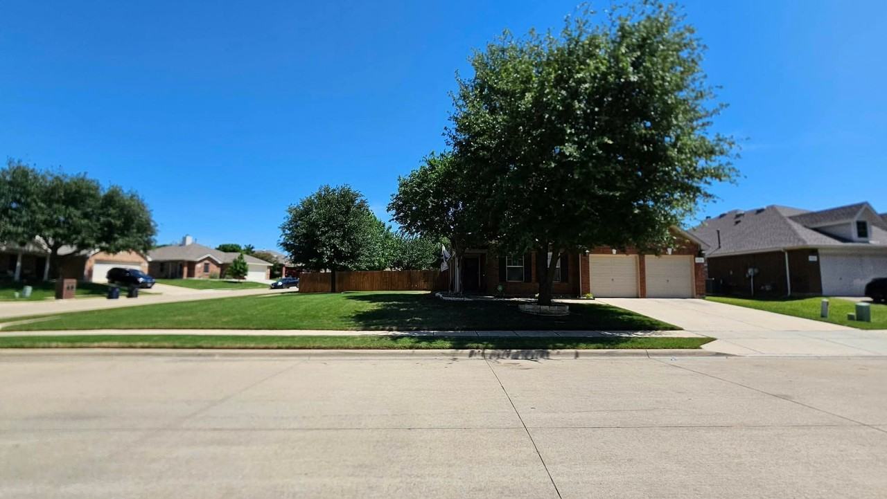 13744 Village Vista Dr - Photo 3 of 28