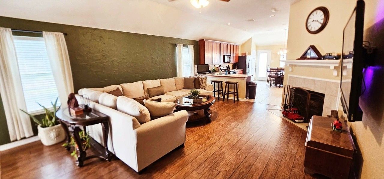 13744 Village Vista Dr - Photo 4 of 28