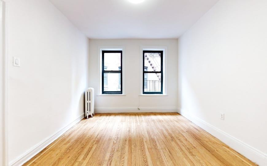 254 Seaman Ave - Photo 5 of 6