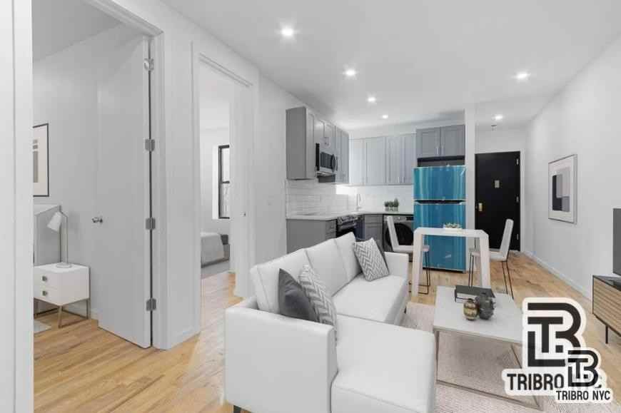 1721 E 8th St - Photo 2 of 5
