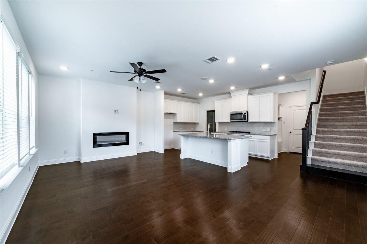 3509 Treasure Dr - Photo 6 of 23