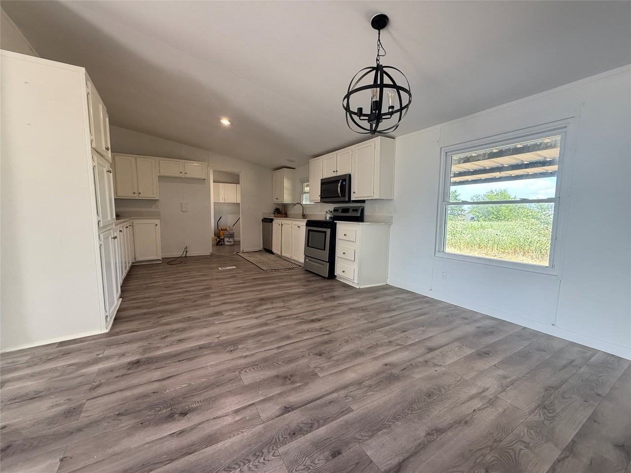 3575 Fm 2101 - Photo 7 of 31