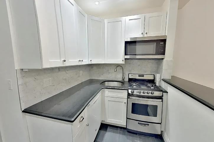 417 3rd Ave - Photo 4 of 5