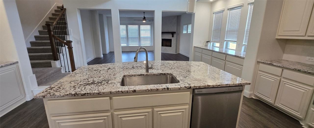 9104 Rock Nettle Dr - Photo 5 of 39