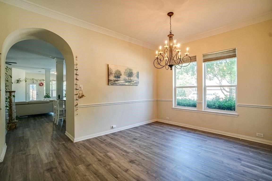 7721 Glenwood Springs Ln - Photo 4 of 33