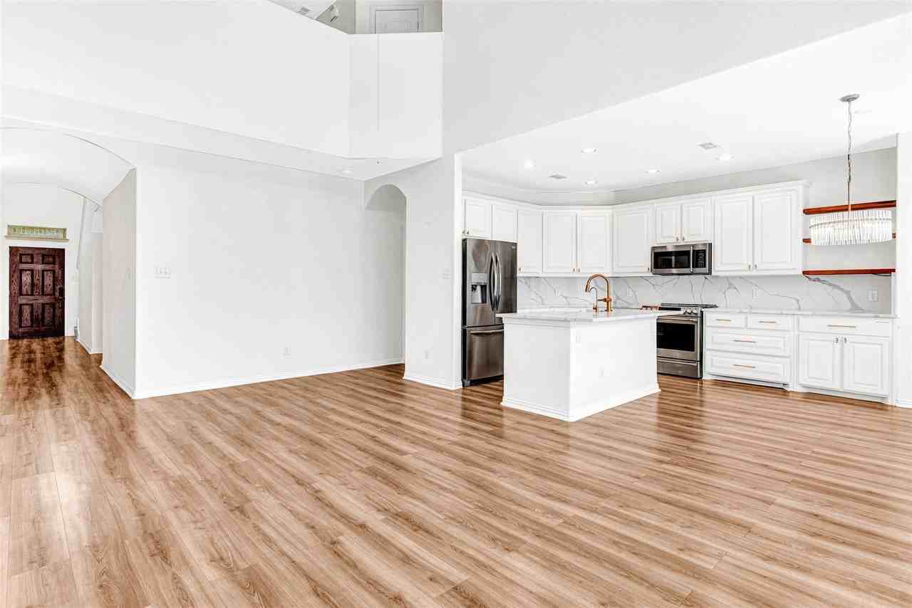3724 Sicily St - Photo 2 of 27